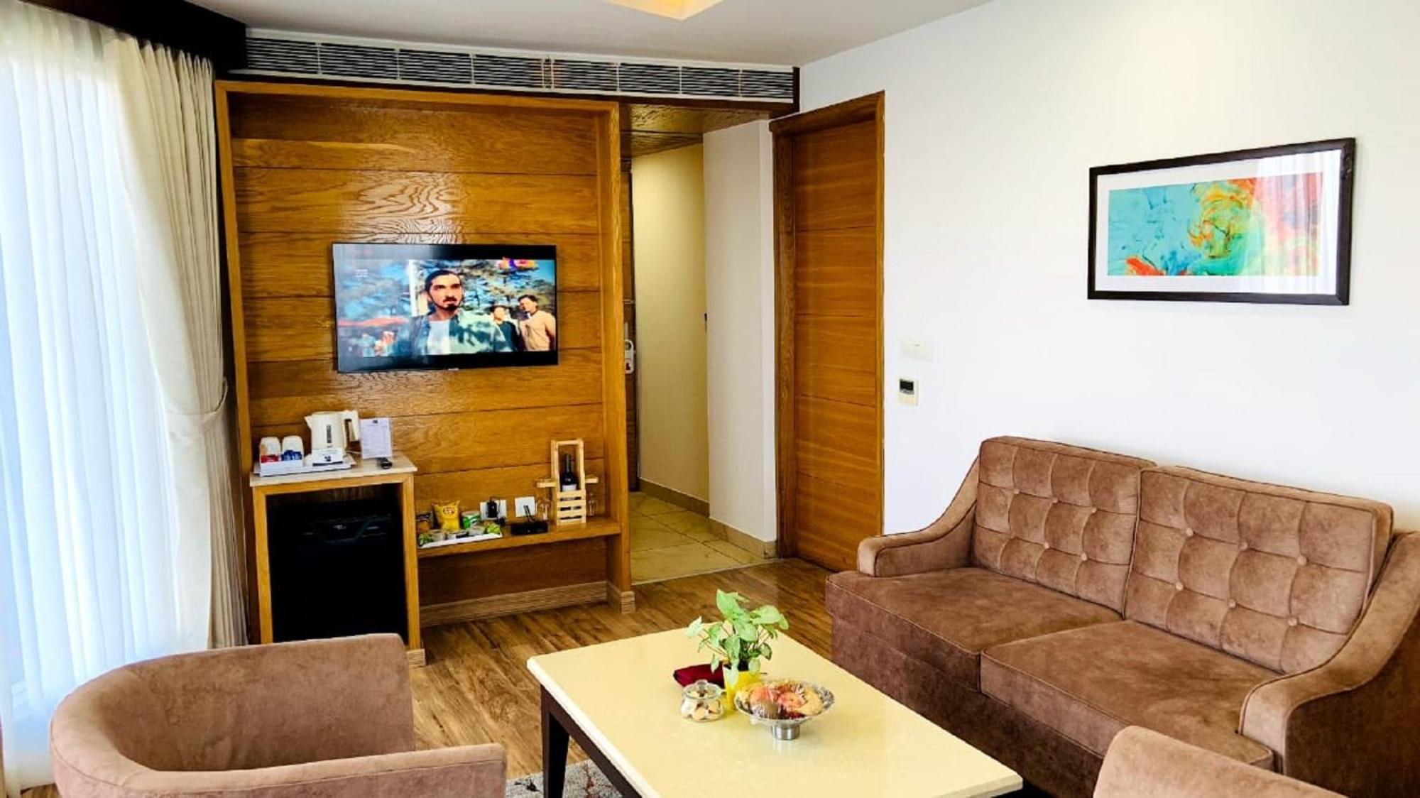 Jk Clarks Exotica Hotel Dalhousie Exterior photo