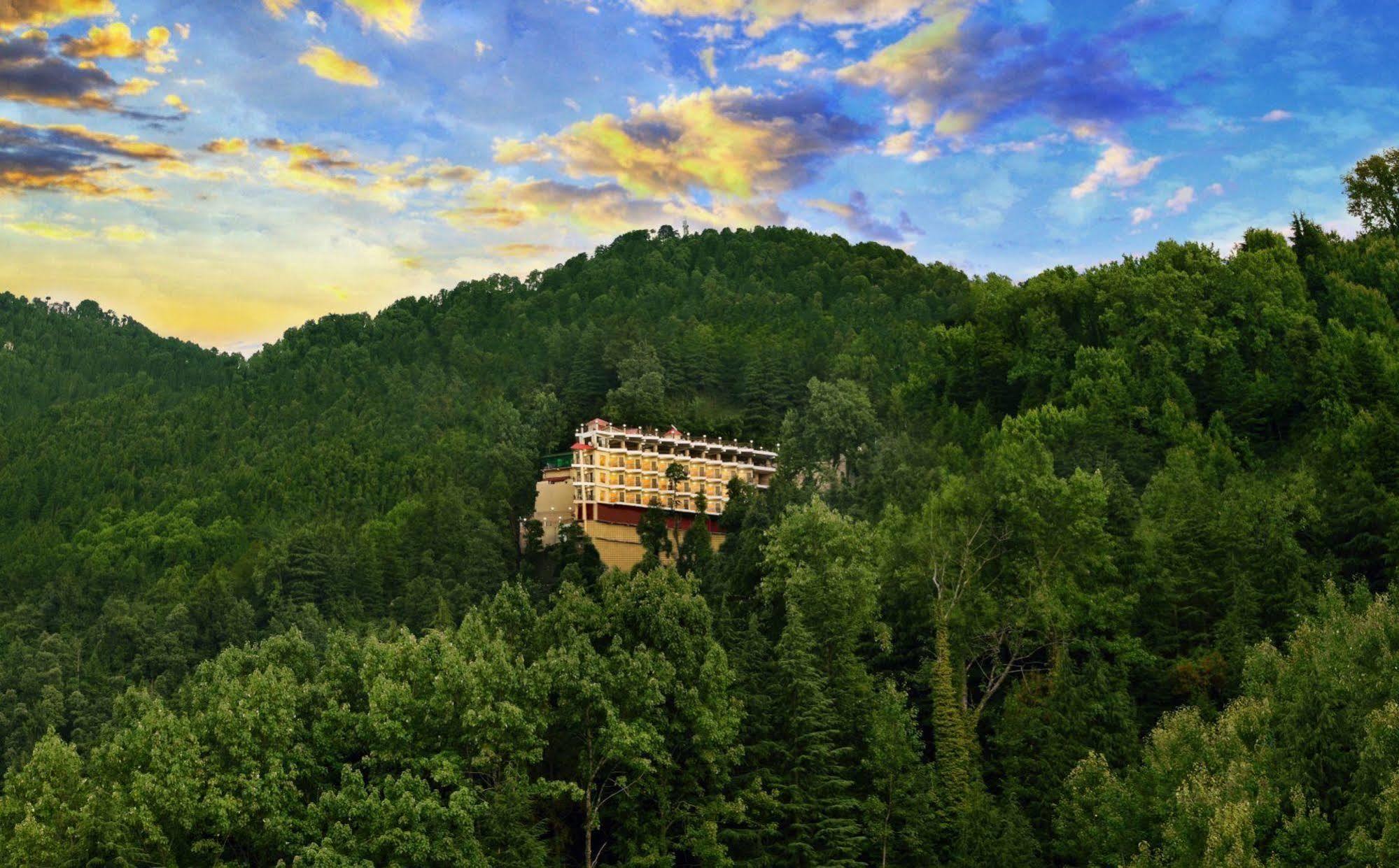 Jk Clarks Exotica Hotel Dalhousie Exterior photo