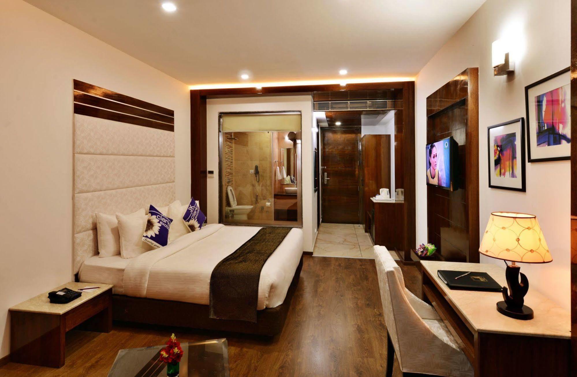 Jk Clarks Exotica Hotel Dalhousie Exterior photo